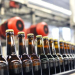 Ambev decide suspender produção de cerveja para distribuir água potável no Rio Grande do Sul