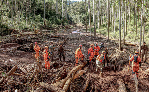 Bombeiros militares do Tocantins intensificam buscas por vítimas da tragédia no Rio Grande do Sul