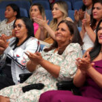 Mães servidoras do Palácio Araguaia recebem homenagem antecipada da primeira-dama Karynne Sotero