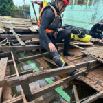 Em Canoas, bombeiros militares do Tocantins resgatam moradores em regiões inundadas