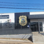 Polícia Civil identifica homem que aparece em vídeo chutando cachorro em Paraíso do Tocantins
