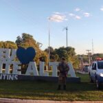 Homem é preso pela PM por porte ilegal de arma de fogo, desacato, lesão corporal e resistência em Ponte Alta do Tocantins