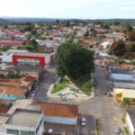 Homem arromba porta e coloca fogo na residência onde a ex-esposa mora com os três filhos