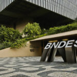 Concurso do BNDES tem edital publicado com 900 vagas e salário de R$ 20,9 mil; veja detalhes