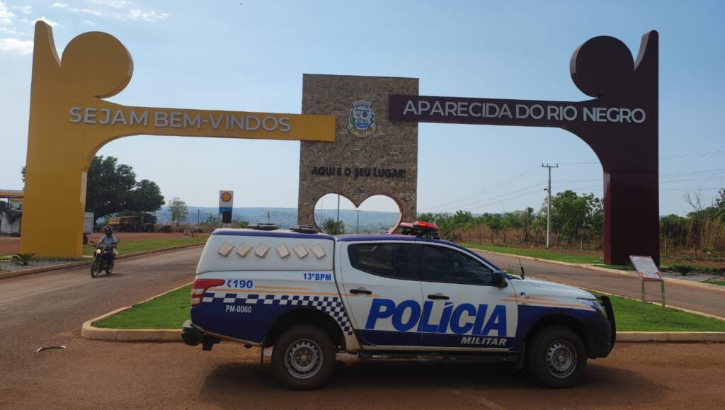 Homem é preso por embriaguez ao volante e agressão a policiais em Aparecida do Rio Negro