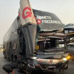 Ônibus de João Neto & Frederico se envolve em acidente na BR-040; cantores passam bem