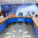 Governador do Tocantins discute ações emergenciais de combate aos incêndios em reunião com comitê do fogo