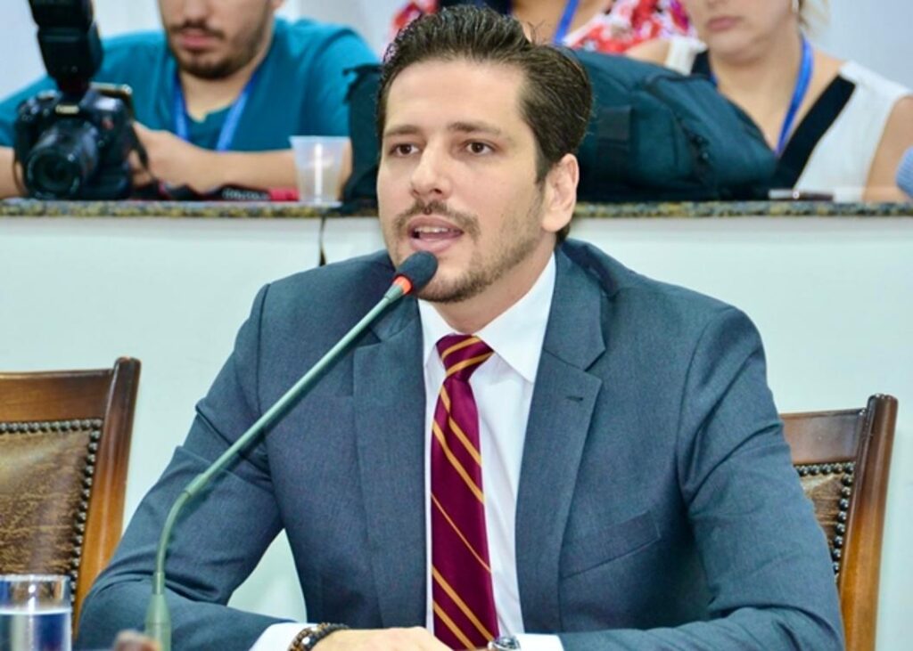 Deputado Olyntho Neto propõe CNH gratuita para tocantinenses na LDO 2025