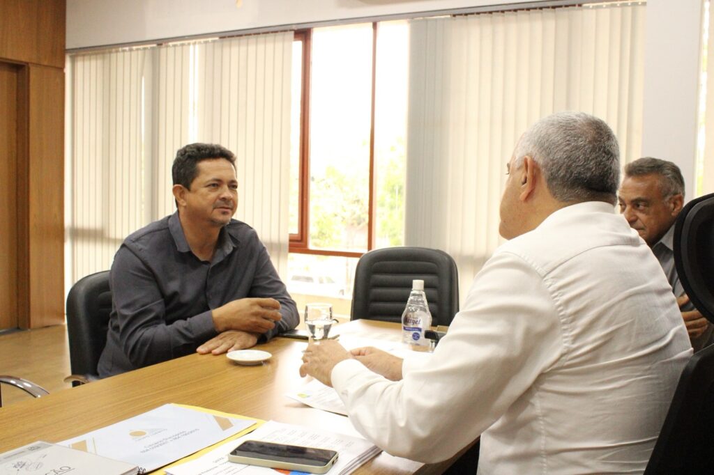 Secretário Interino de Agricultura de Lagoa da Confusão busca melhorias para o setor industrial em reunião com governo do Tocantins