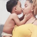 Populares desenterram e queimam corpo de mãe que decapitou o filho