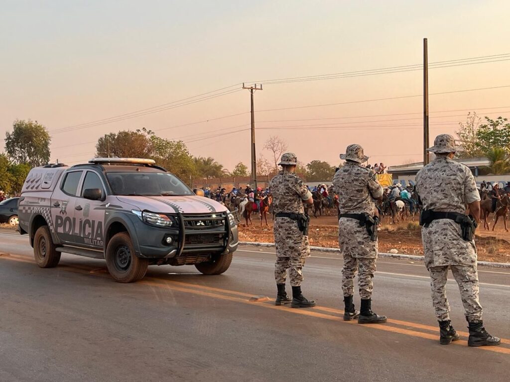 Polícia Militar prende foragido da justiça com extensa ficha criminal em Monte do Carmo