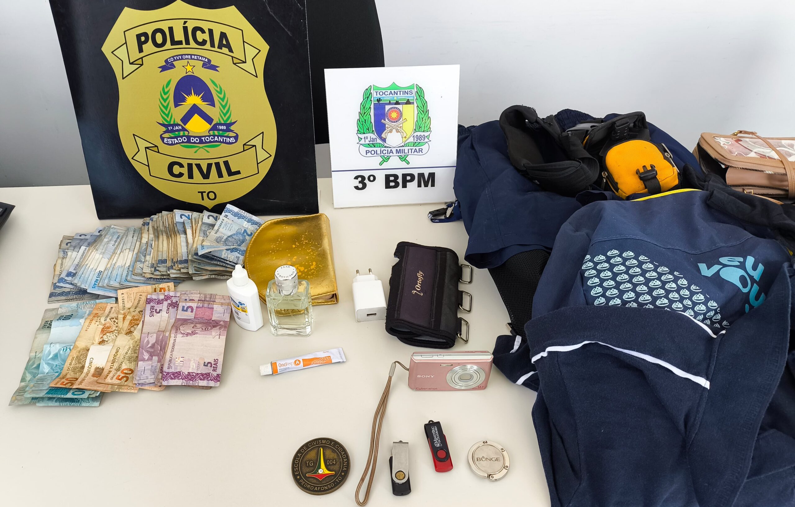 Polícias Militar e Civil recuperam objetos furtados em Pedro Afonso e suspeito continua foragido