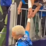 Neymar tem anel avaliado em R$ 86 mil furtado por torcedor; veja vídeo