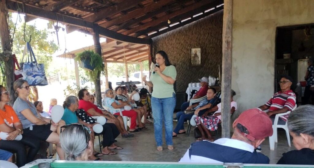 Secretaria de Saúde de Lagoa da Confusão realiza palestra sobre dengue para o grupo da Melhor Idade