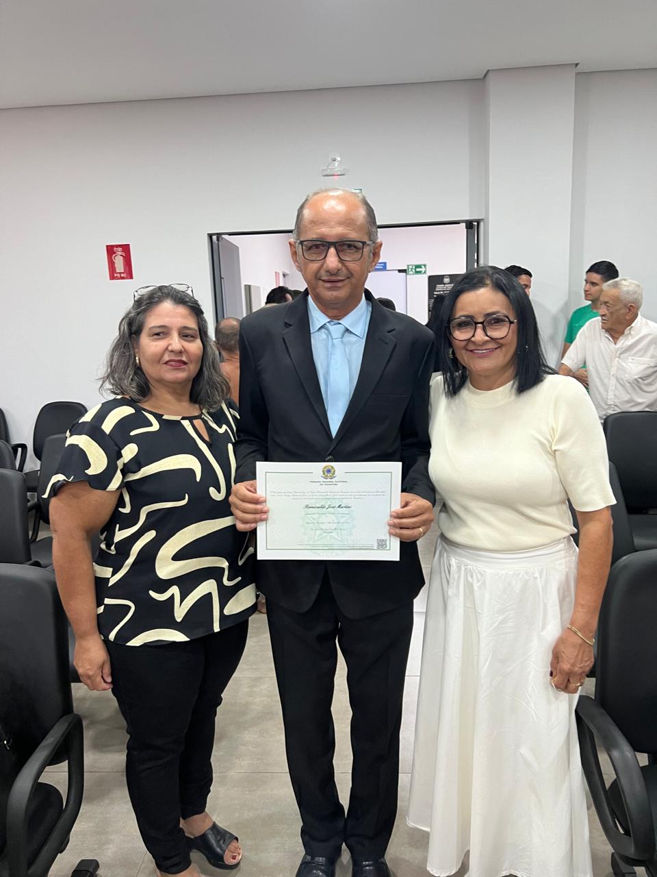 Vereador eleito Romivaldo José Martins é diplomado pela Justiça Eleitoral de Cristalândia