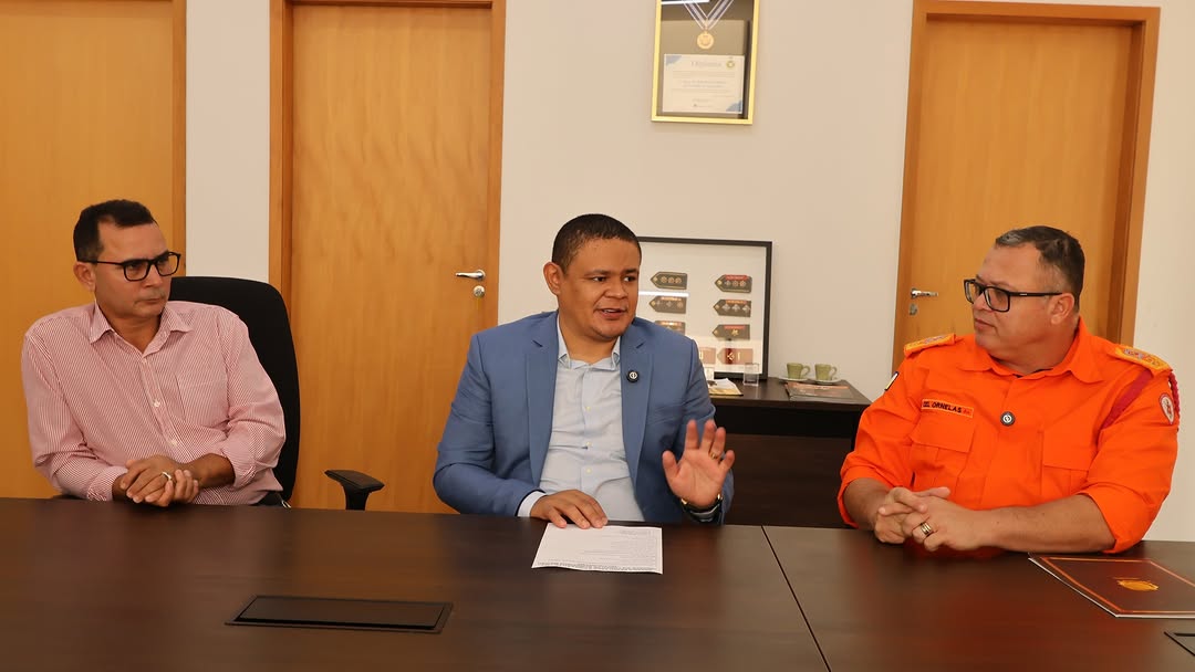 Prefeito de Lagoa da Confusão busca instalação de unidade do Corpo de Bombeiros no município Prefeito de Lagoa da Confusão busca instalação de unidade do Corpo de Bombeiros no município