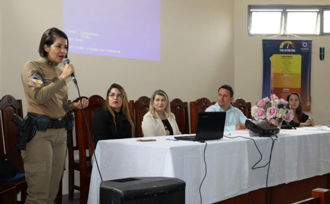 Polícia Militar participa de ação em defesa das mulheres em Pium