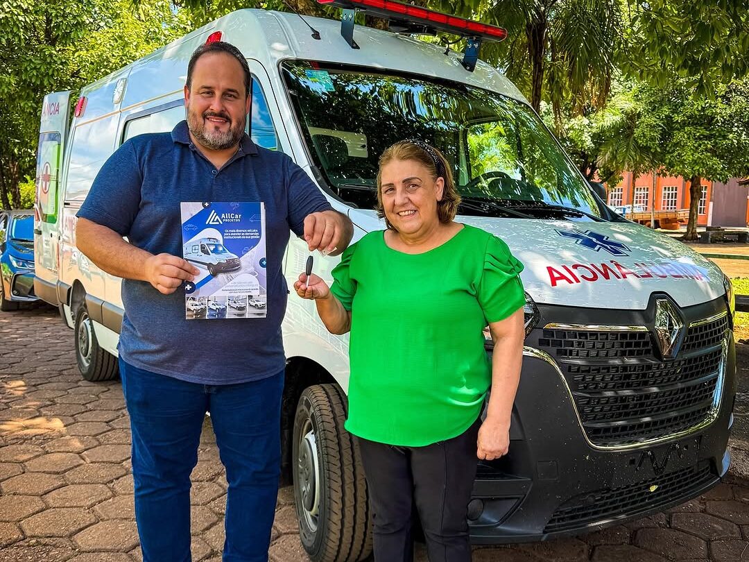 Deputado Estadual Nilton Franco entrega ambulância em Araguacema atráves de sua emenda parlamentar