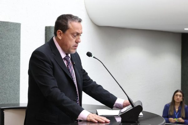 Projeto de Lei “Ágatha Maria” propõe presença obrigatória de salva-vidas em ambientes aquáticos no Tocantins