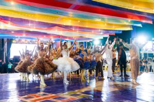 Com shows, quadrilhas e emoção, 1ª noite do 4º Arraiá no Paraíso celebra cultura junina e reúne famílias em clima de festa