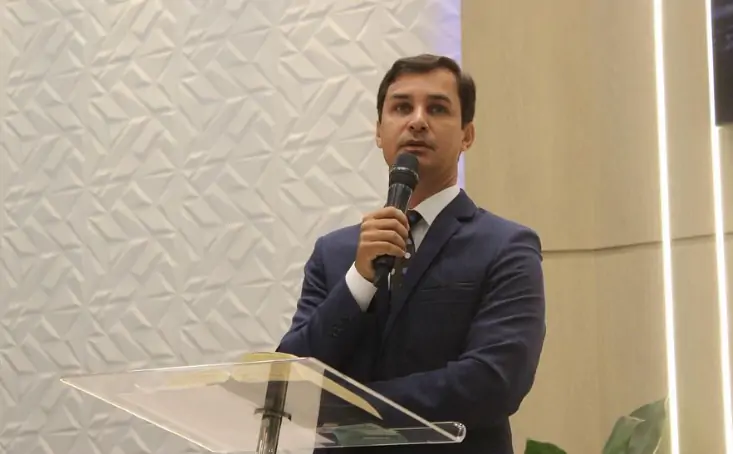 Carlos Velozo assume como prefeito em exercício de Palmas após prisão de Eduardo Siqueira Campos
