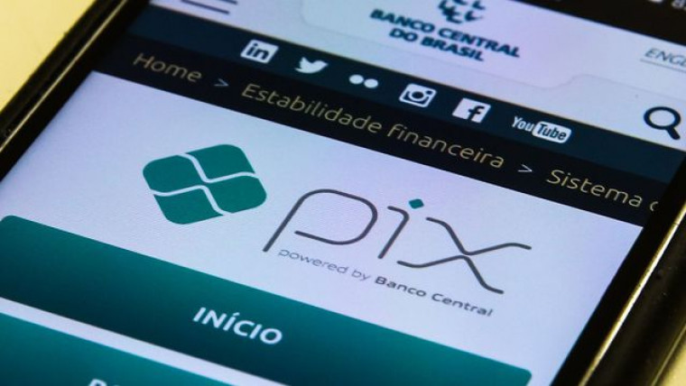 Pix revoluciona pagamentos, mas exige cautela: Banco Central lança MED para conter fraudes e prepara versão 2.0