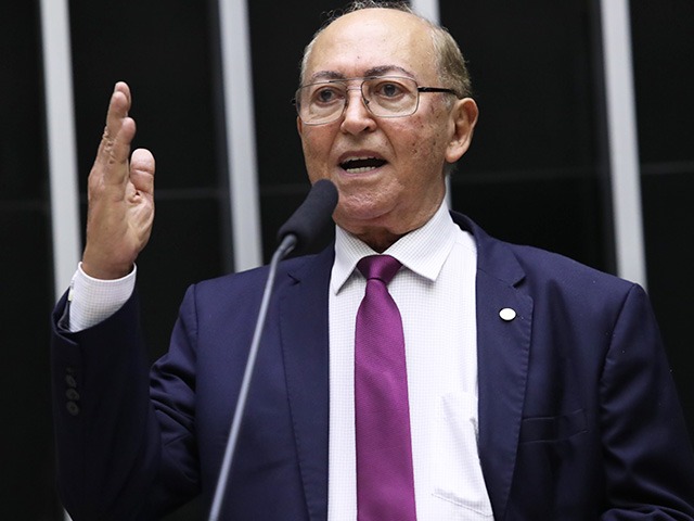 Câmara dos Deputados declara perda de mandato de Lázaro Botelho e mais seis parlamentares após decisão do STF