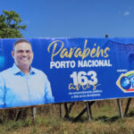 Prefeito erra datas em outdoor ao parabenizar cidade vizinha, onde já foi vereador