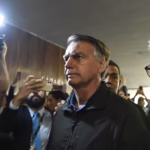 Moraes dá 24h para defesa de Bolsonaro se manifestar sob risco de prisão por descumprimento de medidas cautelares