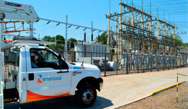 Governador sanciona lei que autoriza venda da participação do Estado na Energisa Tocantins