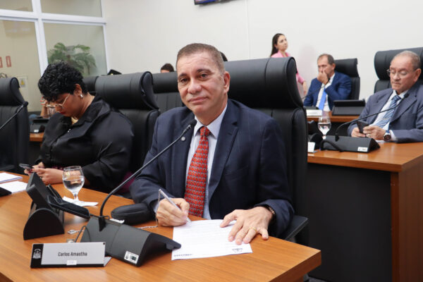 Carlos Amastha é exonerado da Zeladoria Urbana e retorna à Câmara de Palmas após gestão de três semanas