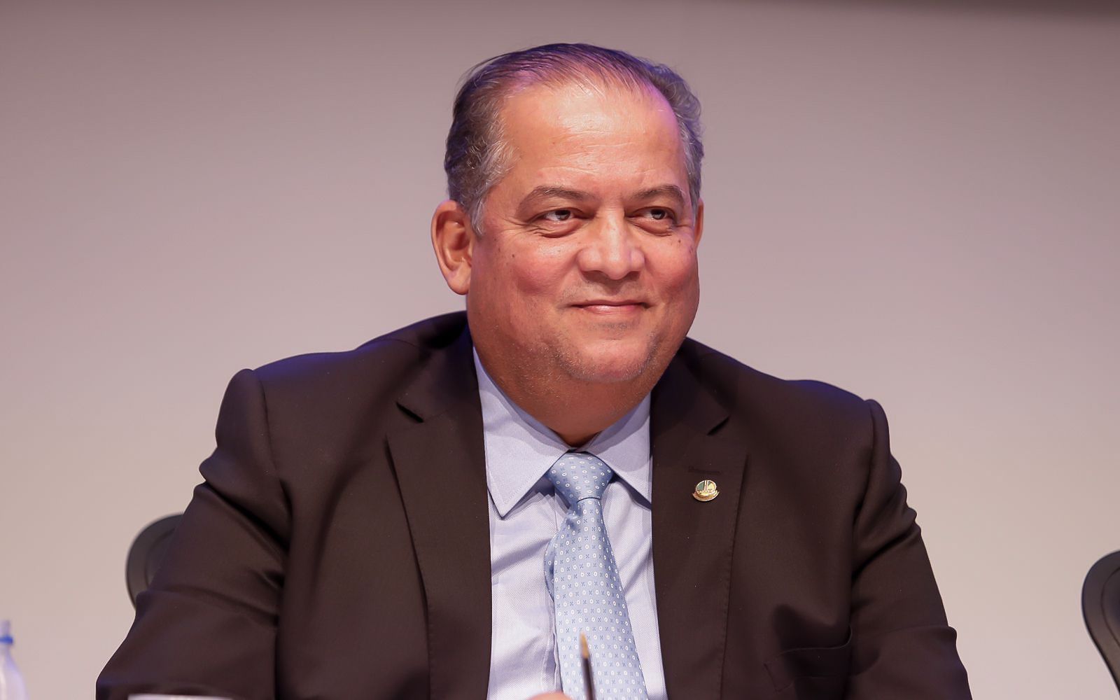 Vice-presidente do Senado, Eduardo Gomes reforça protagonismo nacional em nova edição do ranking Cabeças do Congresso