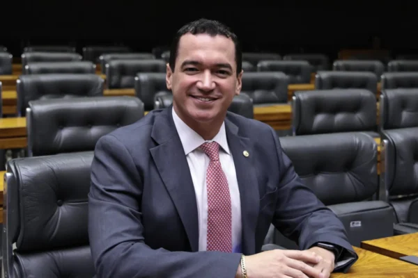 Deputado Federal Alexandre Guimarães garante R$ 500 mil para a Atenção Primária à Saúde de São Valério