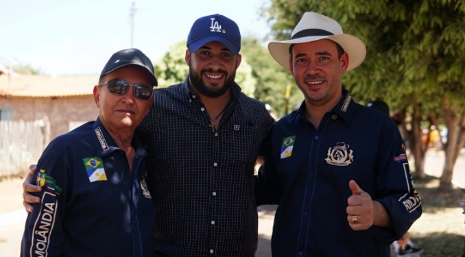 Vicentinho Júnior e André Luiz reforçam compromisso com o agronegócio e ganham destaque durante Cavalgada em Carmolândia
