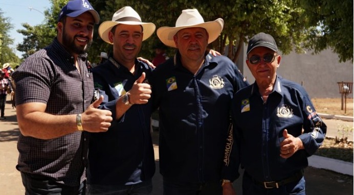 Vicentinho Júnior e André Luiz reforçam compromisso com o agronegócio e ganham destaque durante Cavalgada em Carmolândia