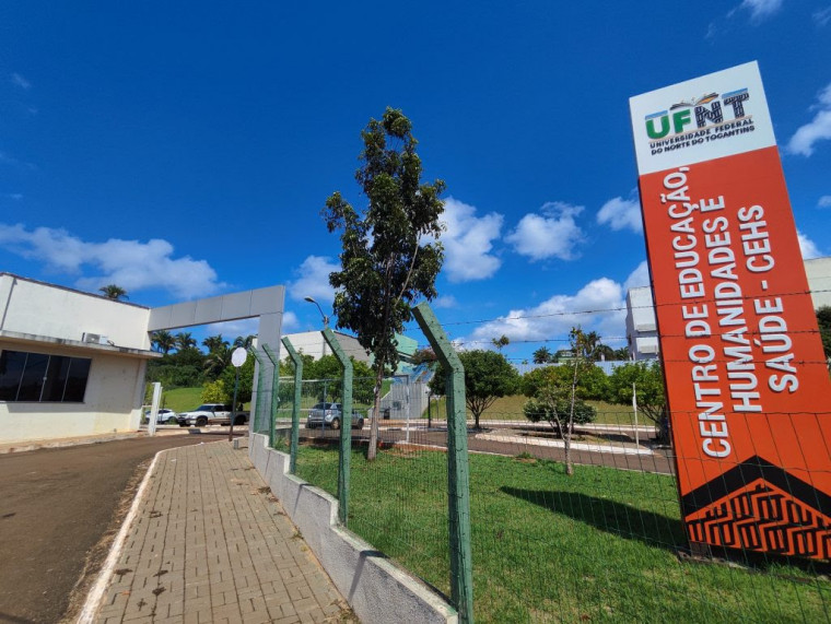 UFNT abre seleção para professores substitutos com salários de até R$ 8 mil