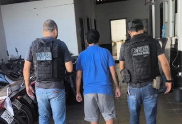 Tentativa de homicídio em praça pública: mulher de 25 anos é presa após esfaquear homem em Guaraí