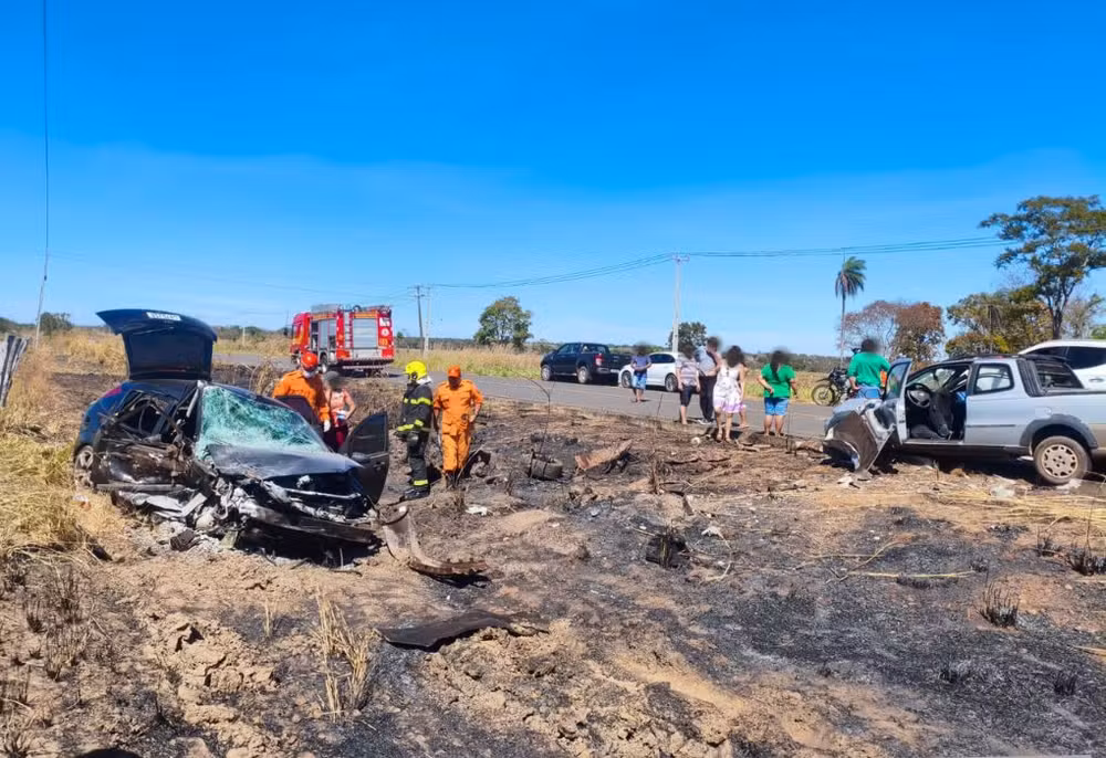 Grave acidente deixa uma mulher morta e oito feridos na TO-010