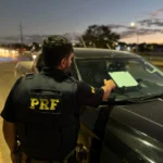 PRF alerta para riscos e infrações com antenas de internet instaladas em veículos: uso indevido pode gerar multas e comprometer a segurança