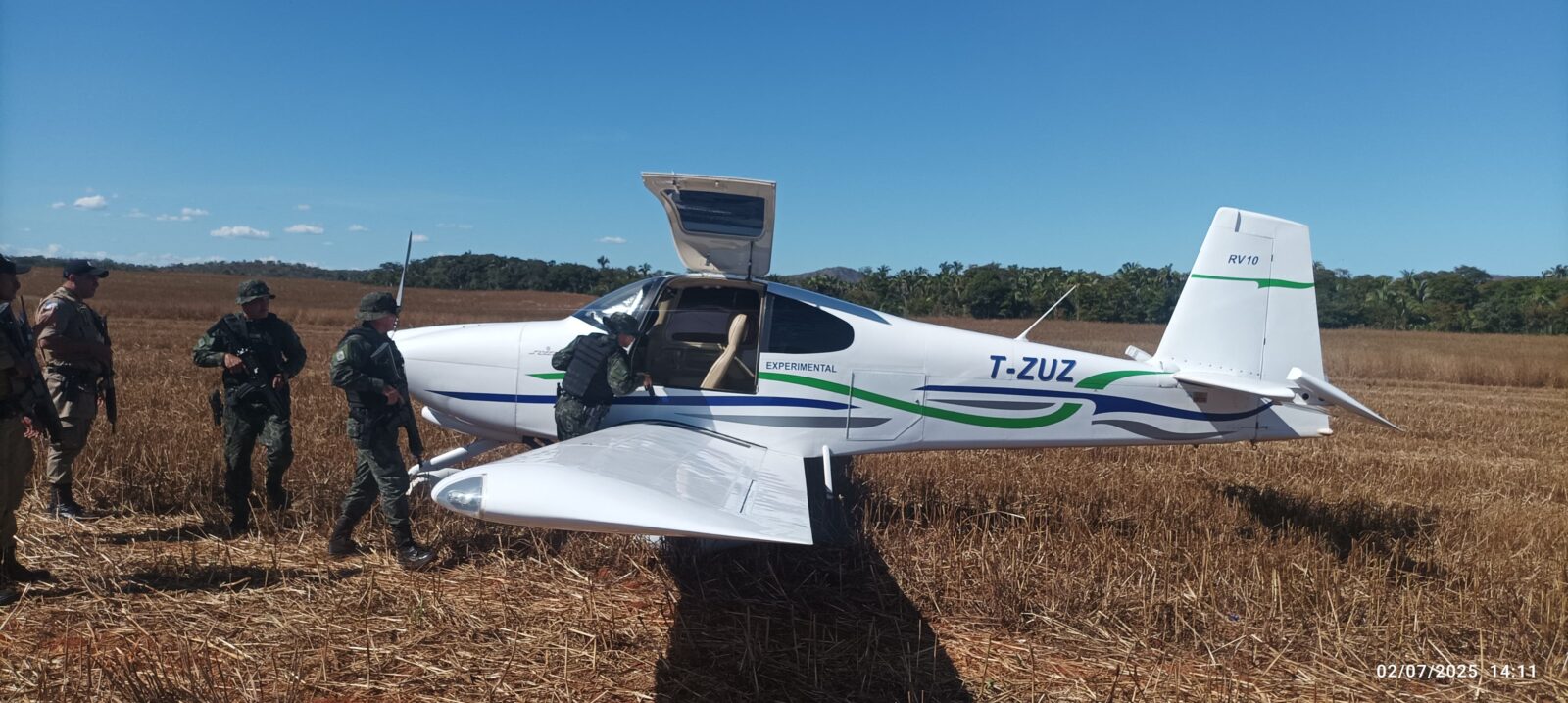 Avião roubado de prefeito no Maranhão é encontrado abandonado em lavoura no Tocantins