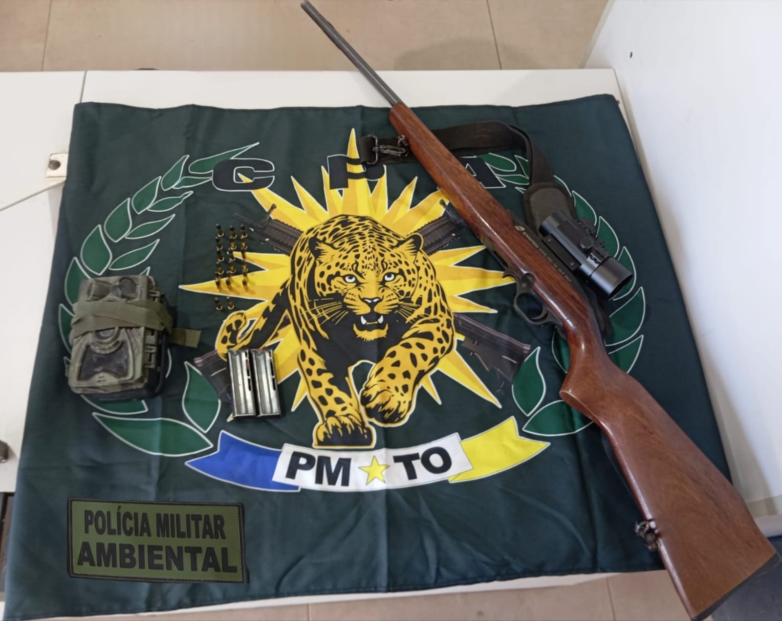 Homem é preso com arma, munições e câmera de rastreamento durante patrulhamento da PM na TO-454, em Paraíso do Tocantins