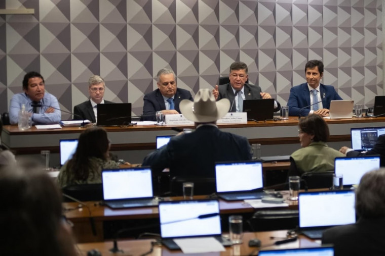 CPMI do INSS inicia trabalhos com clima de confronto e lista extensa de convocações