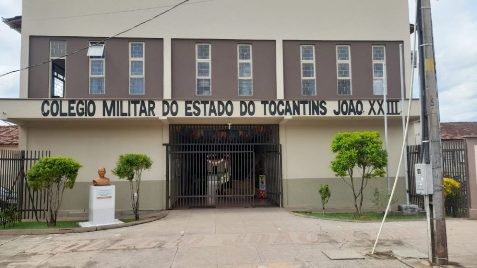 Teto de sala de aula desaba em colégio militar de Colinas e deixa alunos feridos