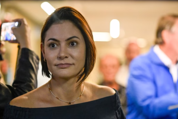 Michelle Bolsonaro chama Lula de “cachaceiro” em evento do PL e afirma que Jair Bolsonaro “vai voltar” à Presidência