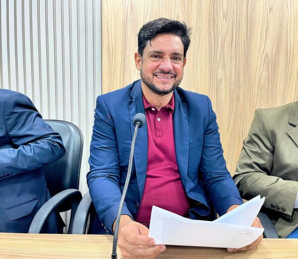 Vereador Jair do Povo solicita atendimento especializado para pacientes com endometriose e fibromialgia em Gurupi