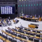 PL da “Adultização” deve ser votado com urgência na Câmara e promete endurecer regras de proteção digital para crianças e adolescentes