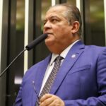 Eduardo Gomes é premiado no Congresso em Foco como destaque em apoio ao Comércio, Indústria e Serviços