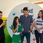 Prefeito Celso Morais visita escolas e entrega livros para alunos do 5º ano em Paraíso do Tocantins