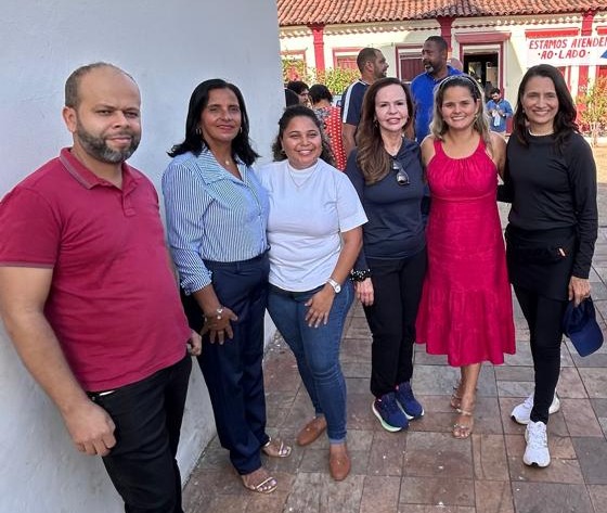 Senadora Dorinha, pré-candidata ao Governo do Tocantins, é recepcionada por lideranças de São Valério durante Romaria do Bonfim