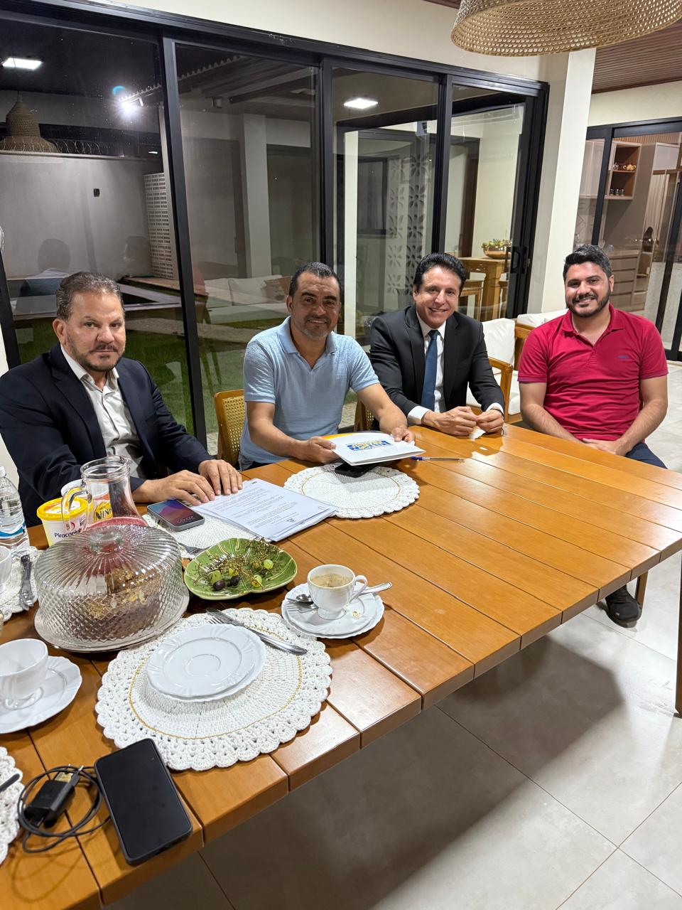 Deputado Nilton Franco se reúne com governador Wanderlei Barbosa para tratar de demandas do Vale do Araguaia e região